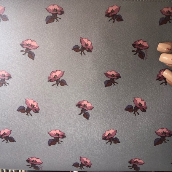 COACH Disney Snow White Pouch - Picture 8 of 8